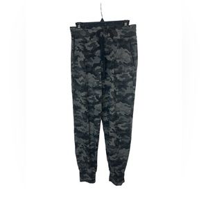 Sundry evereve gray camo print joggers size 3‎ large